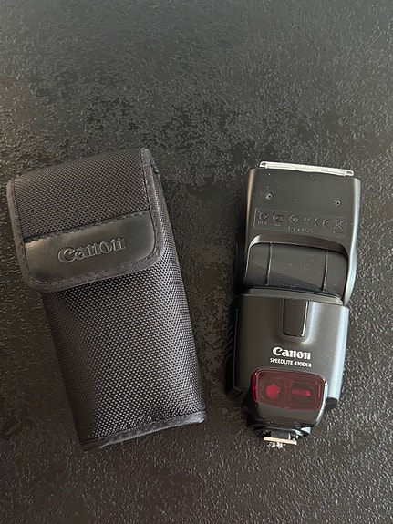 Canon Speedlite 430EX II kameran salama