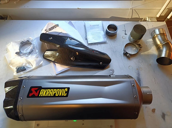 kawasaki h2 akrapovic slip on vaimennin.