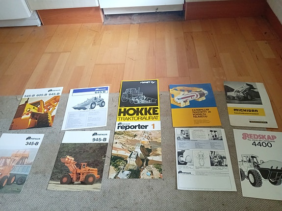 Kone esitteitä
