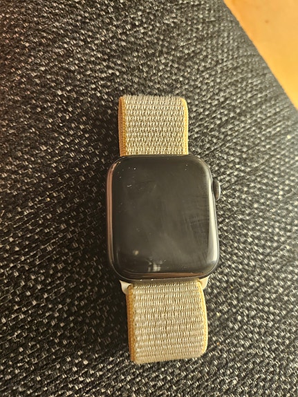 Apple Watch Series 5 44mm GPS älykello musta