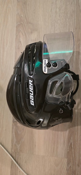 Bauer 5100 jääkiekkokypärä visiirillä koko M musta