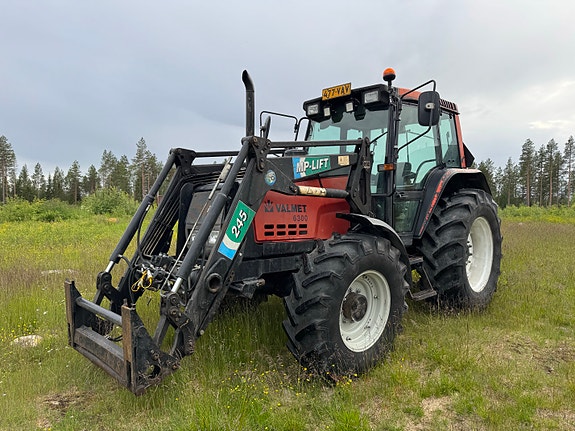Valtra Valmet 6300 traktori MP-lift etukuormaajalla