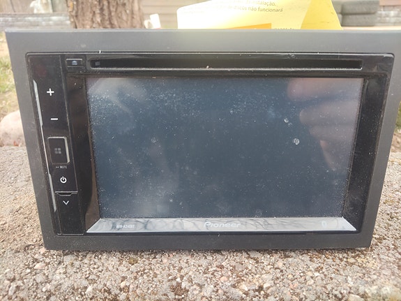 AVH-4200BT 2DIN autosoitin kosketusnäytöllä