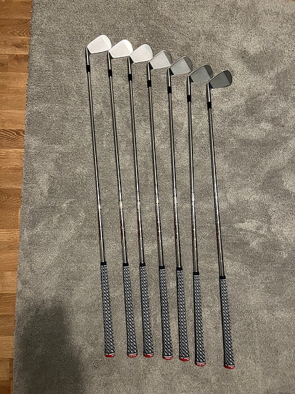 Taylormade p7mc, stiff varsilla 4-P, RH