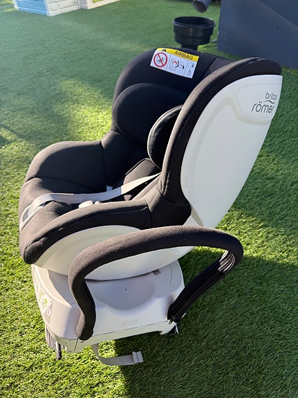 Britax-turvaistuin, 360° kääntyvä – kääntömekanismi jumissa