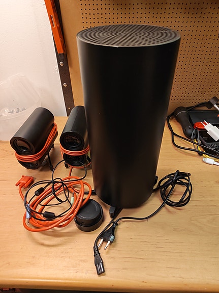 Kaiutinsetti Logitech 2.1 z553