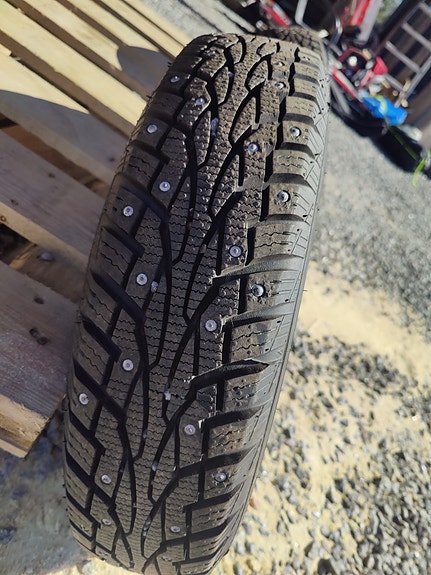 Nasta‑talvirenkaat 155/80 R13 vanteilla