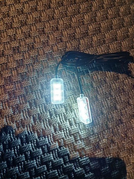Auton tunnelmavalaistus usb