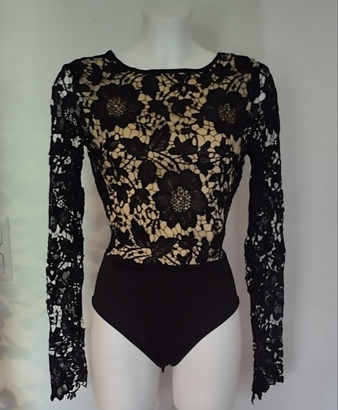 Uusi pitkähihainen pitsibody, musta/nude koko 34/36