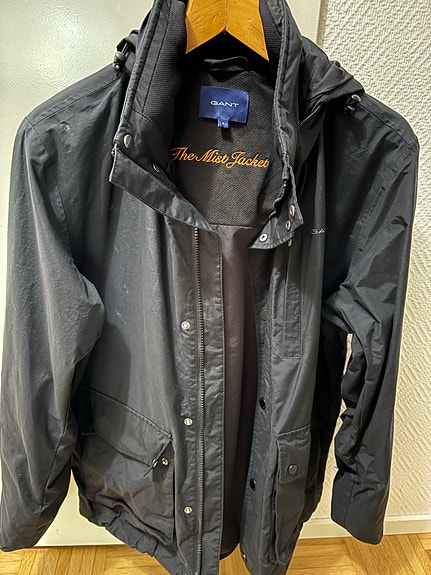 GANT The Mist Jacket sade takki S musta