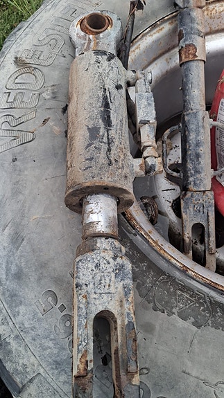 valtra 6000-800 kaltevuuden säätösylinteri