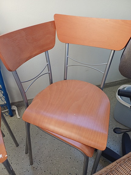 Annetaan hyväkuntoisia huonekaluja