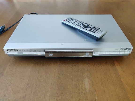 Panasonic S-97 DVD-soitin HDMI-liitännällä