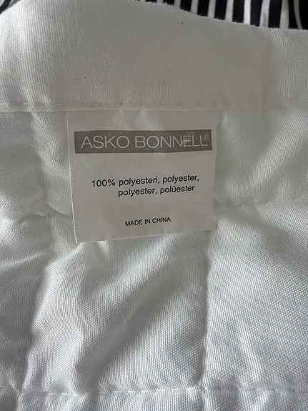 Valkoinen päiväpeitto