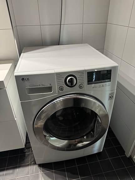 LG edestä täytettävä pesukone