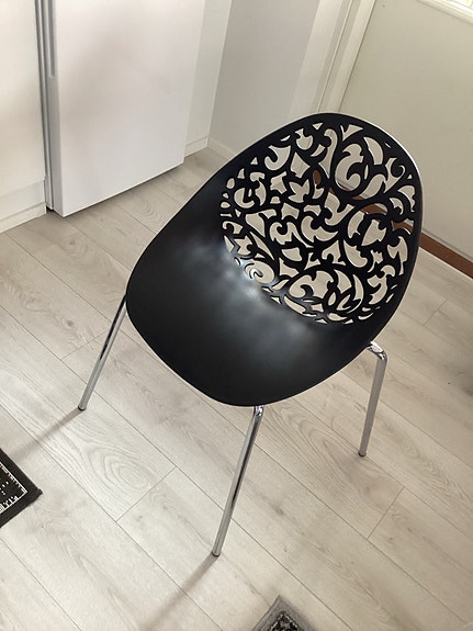 Design tuoleja