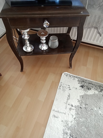 Vanha 100v.vanha lipasto