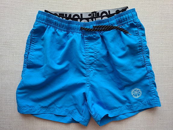 Poikien shortsit 152