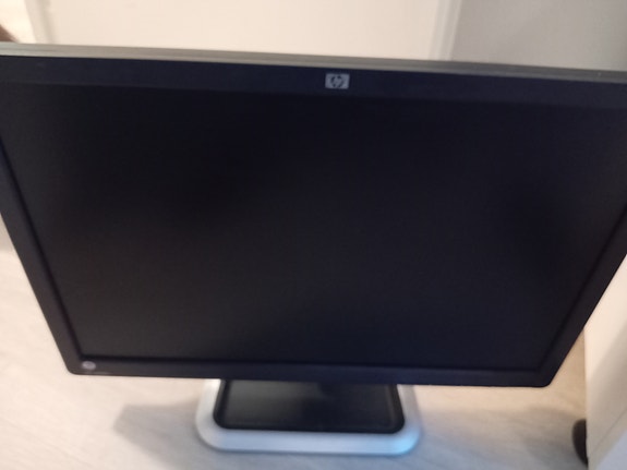 HP L2208w 22" näyttö