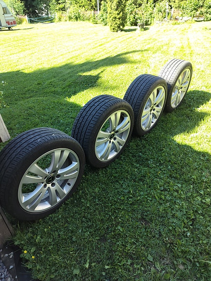 Mercedes vanteet yhden kesän ajetuilla renkailla