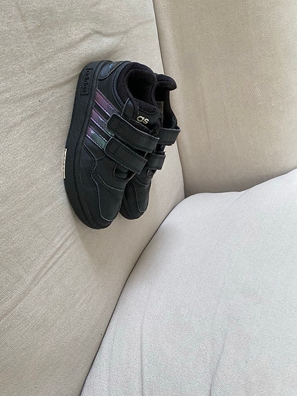 Lenkkarit Adidas. Koko 29.