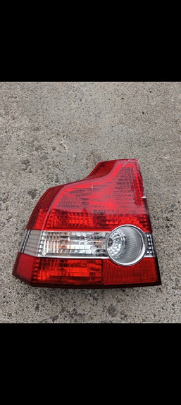 Volvo S40 takavalo