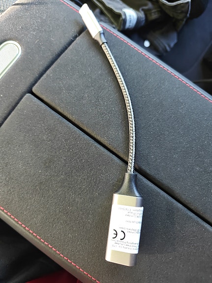 USB C - HDMI muunnin