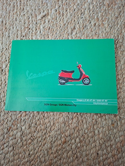 Vespa Lx tai S 50 4 t 4v käyttöohjekirja.