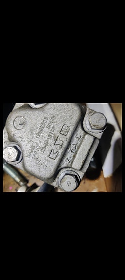 Saab 93 ohjaustehostimen pumppu