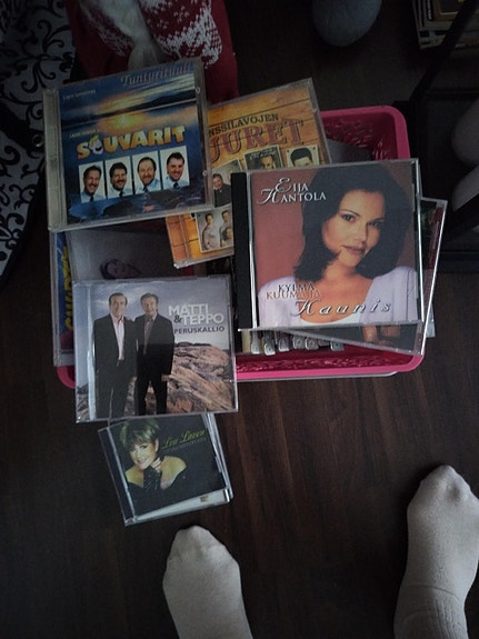 Iskelmä CD-levyjä kokoelma