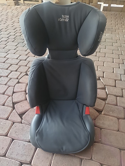 Britax Römer Adventure istuinkoroke 15–36 kg, musta