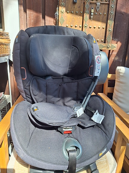 BeSafe iZi Combi Isofix turvaistuin 18 kg musta