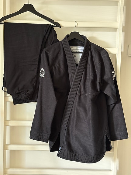 Tatamin A2-kokoinen BJJ-puku