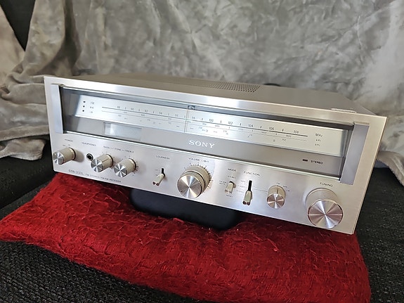 Sony STR-232L FM stereo/FM-AM Receiver