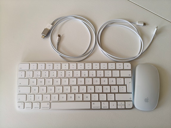 Apple magic näppäimistö A2450 hiiri A1657