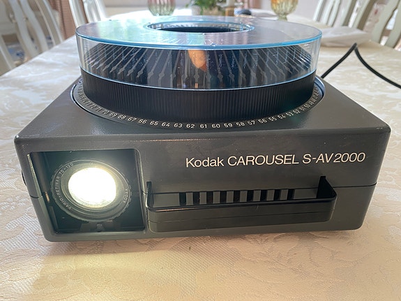 Kodak CAROUSEL S-AV 2000 diaprojektori