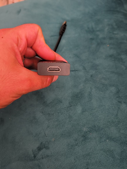 HDMI-USB-sovitin kaapelilla