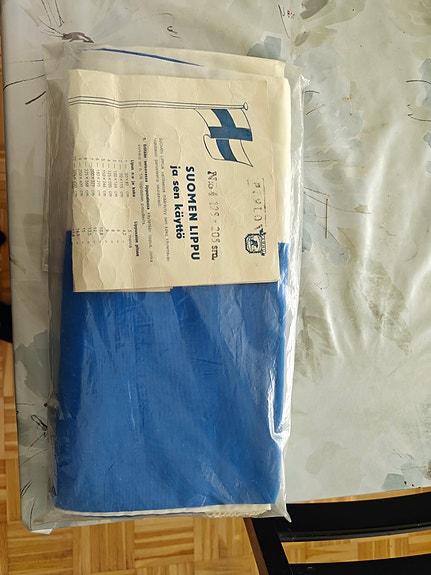 Vintage Suomen lippu (Karhu) –KÄYTTÄMÄTÖN