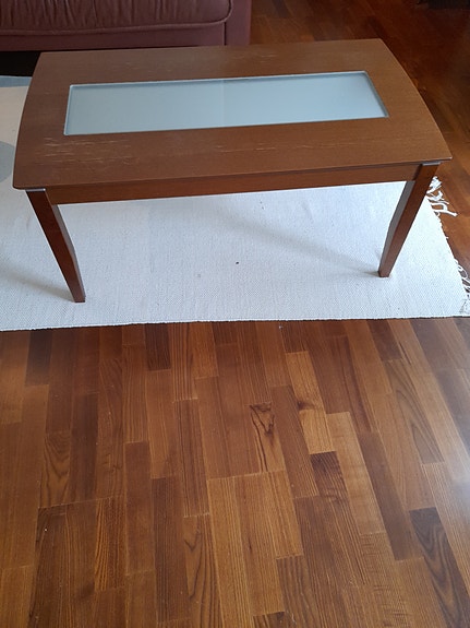 Kaunis sohvapöytä