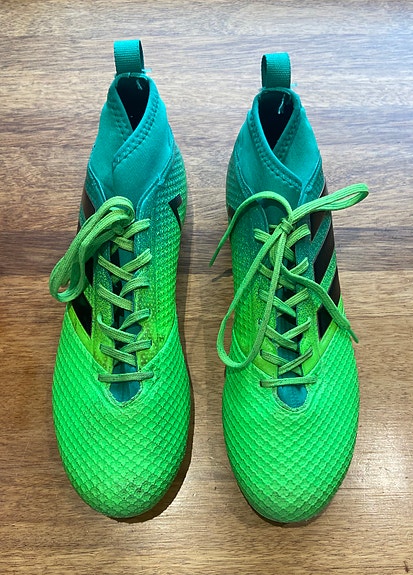 Adidas jalkapallokengät koko 43 1/3 (FR)