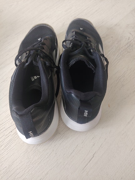 Adidaksen hyvä kuntoiset sisäpelikengät, koko 40 2/3