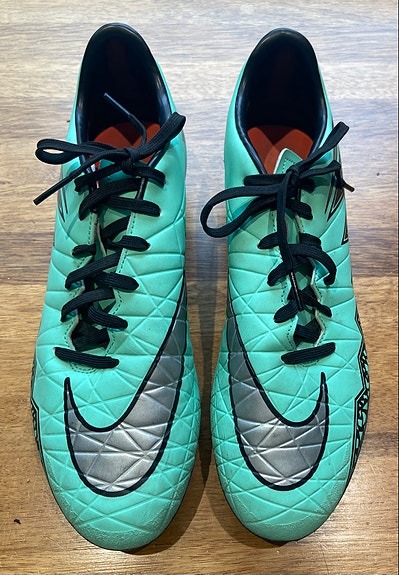 Nike jalkapallokengät koko 42 (EUR)