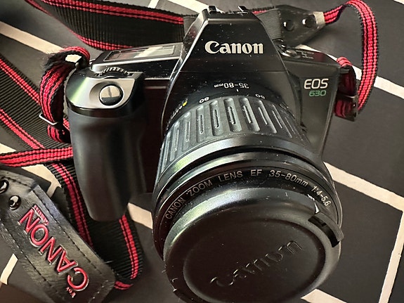 Canon EOS 630 filmikamera, objektiivi ef 35-80mm ja salama Achiever 260AF