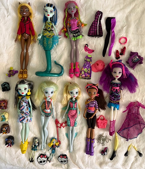 Monster high nukkeja, tarvikkeita ja figuureja