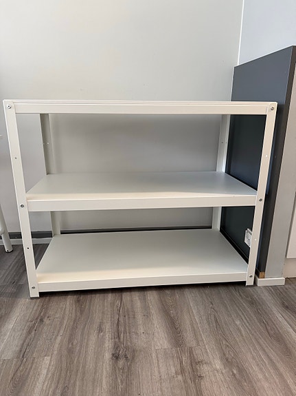 Vaalea Bror-pöytä, Ikea