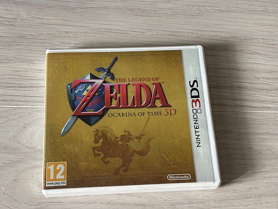 Nintendo 3DS The Legend of Zelda: Ocarina of Time (Gold cover)