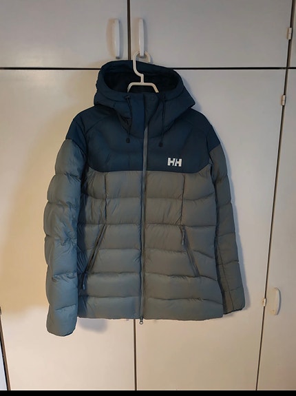 Helly Hansen untuvatakki.