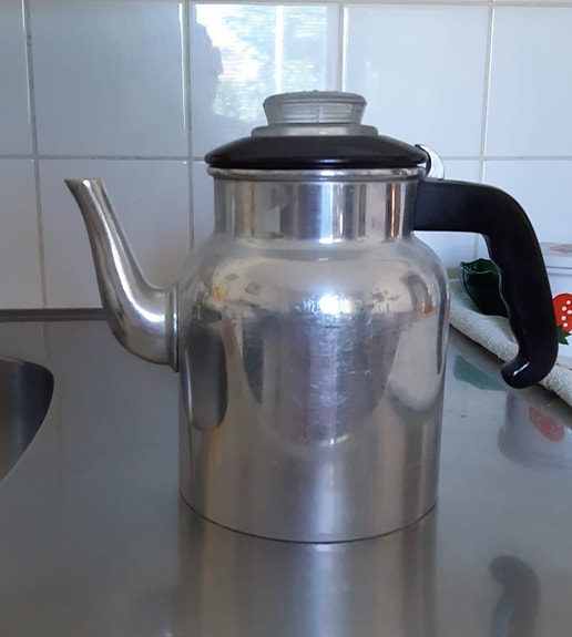 Alu- merkkinen perkolaattori