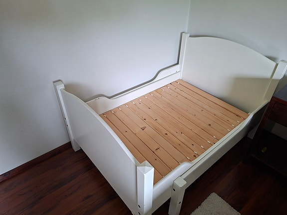 Jatkettava lastensänky 80 cm patjalle – säädettävä 120–210 cm