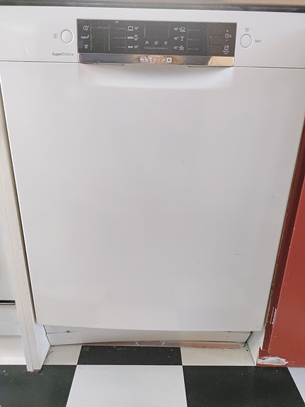 VARATTU: Bosch Super Silence astianpesukone 60cm